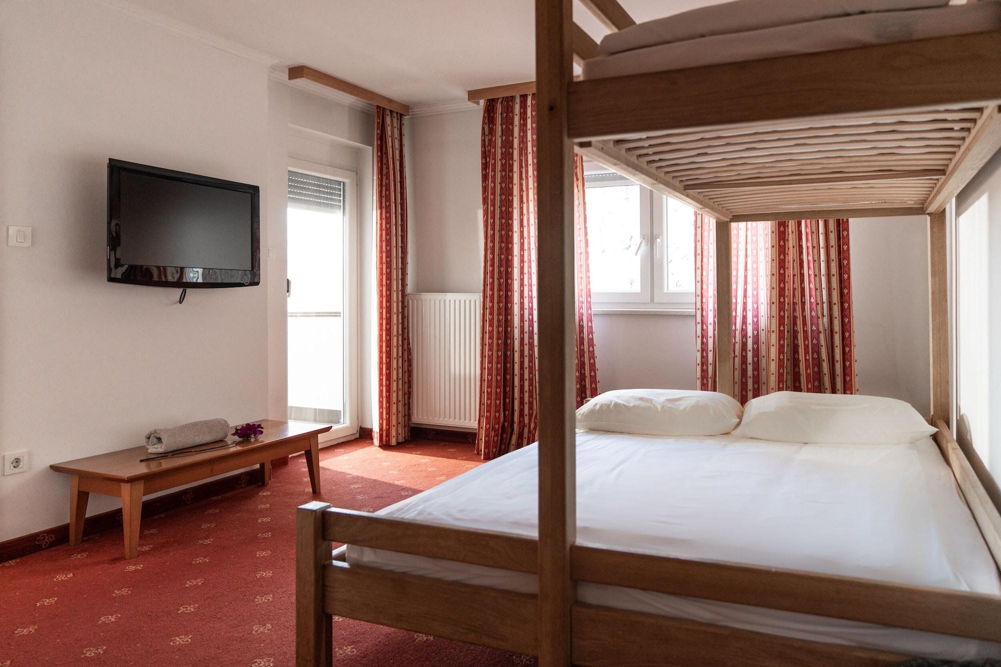 Hotel Medno Екстер'єр фото