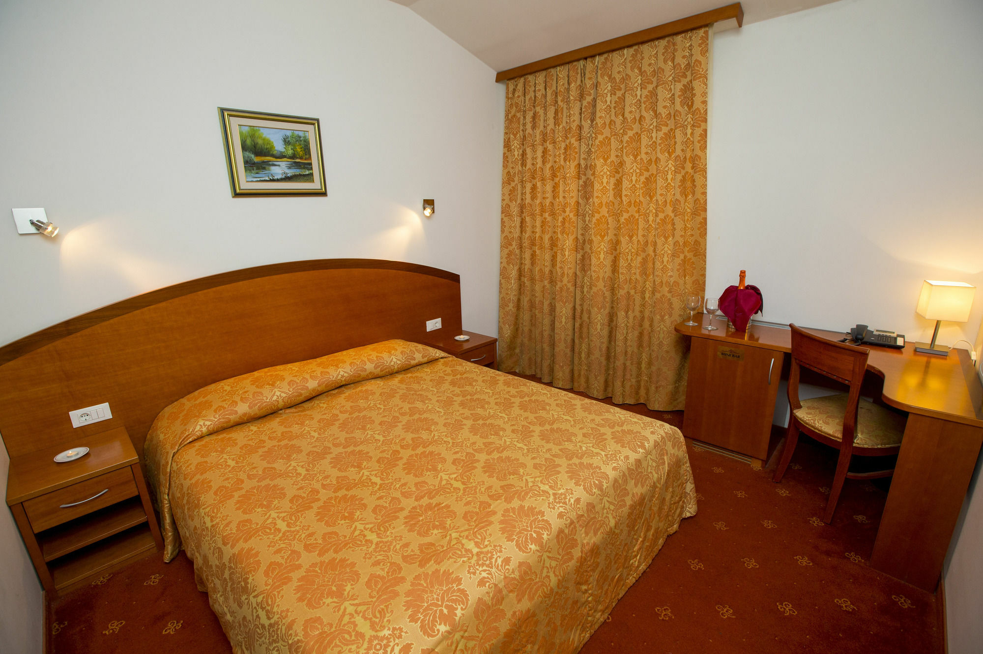 Hotel Medno Екстер'єр фото